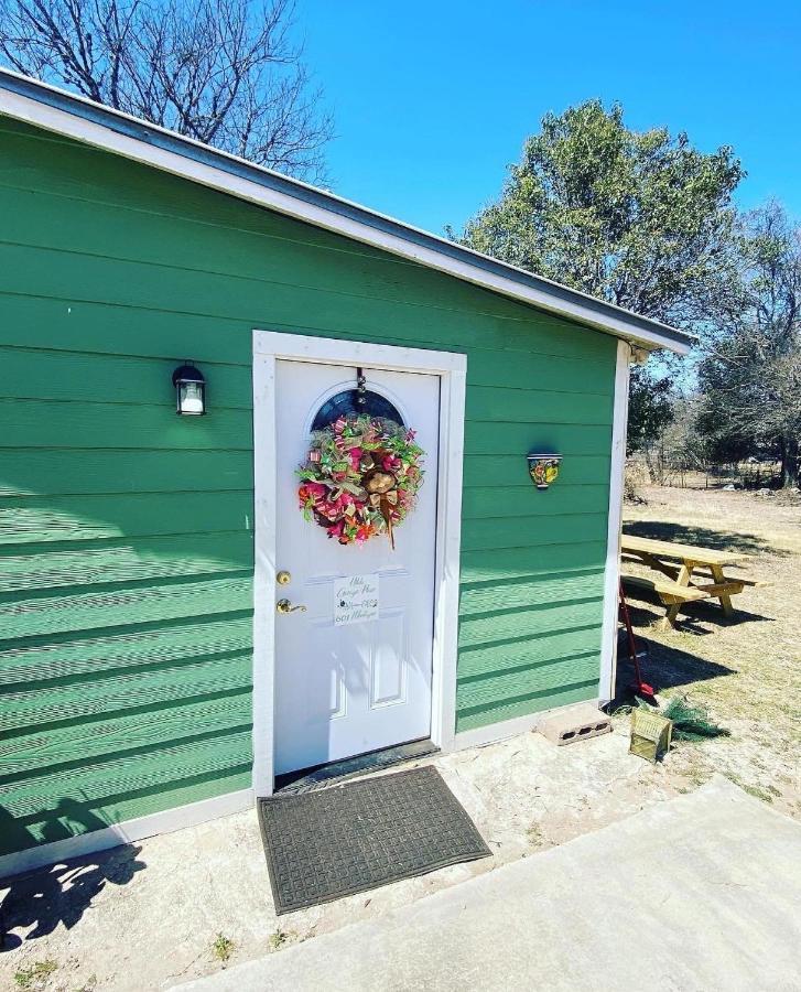 Hilda's Garage~bandera, Tx. Homestay *